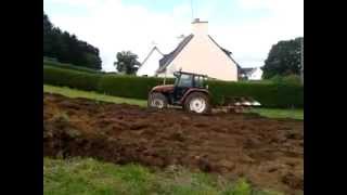 newholland L85 à la charrue