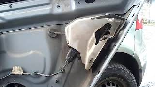Как снять заменить замок задней двери VW GOLF 5+PLUS demontaz zamiana zamka drzwi tyl!!!