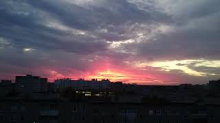 КРАСИВЫЙ БАГРЯНЫЙ ЗАКАТ НАД ГОРОДОМ ЛИДА БЕЛАРУСЬ