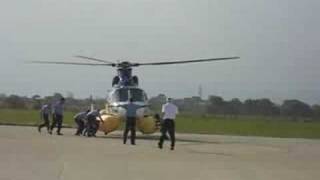 Acionamento inadvertido do flutuador helicoptero offshore em macae.