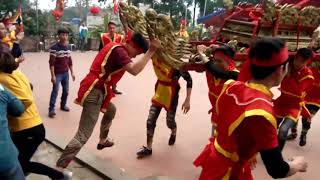 Đây là kiệu bay chứ không phải rước nữa