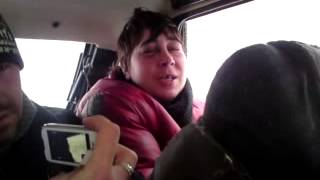 бомжиха белочка поет песню травокуров