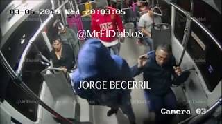 EMPISTOLADOS ASALTAN EN 2 MINUTOS CAMIÓN DE RTP. JORGE BECERRIL