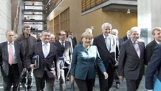 Alemanha: Semana decisiva para a formação do governo Merkel