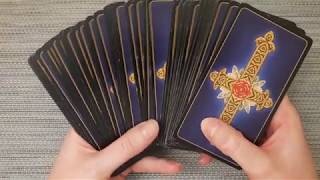 РЕВНУЕТ ЛИ ВАС ПАРТНЕР? ОНЛАЙН ГАДАНИЕ/ Школа Таро Golden Charm