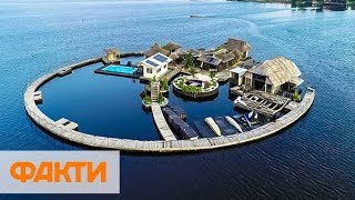 В Кот-д'Ивуаре построили туристический остров из 700 тыс. пластиковых бутылок