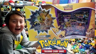 NEW EEVEE GX POKEMON CARDS SPECIAL COLLECTION BOX!! OPENING THE JOLTEON GX BOX! TRIPLE BATTLE!