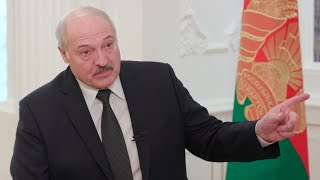 Лукашенко: Они идут и через Украину! Но она своя — они помалкивают, Беларусь чужая — надо молотить!