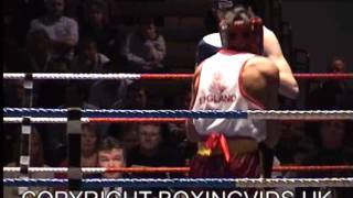 AMIR KHAN  1ST ROUND KO   SCHOOLBOY FINALS 2002