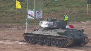 Показательные заезды конкурса «Танковый биатлон» АрМИ-2020 на полигоне Алабино