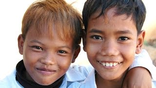 WSSCC and Chris Williams visit school children in Cambodia