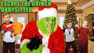 Escape the Babysitter! The Grinch Babysitter Showdown! Escape the Room to Save Christmas !
