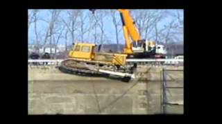 RUSSIA, AMAZING BULLDOZER CRASH