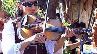 MIRA PEIC ARMENULIC  -  BALALAJKA