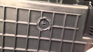 Ящик под пассажирским сидением Skoda Superb