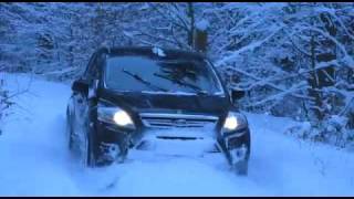 Ford Kuga vs. Toyota Landcruiser super Snow Action