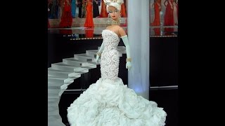 Барби в роскошных нарядах.  Barbie in magnificent dresses.