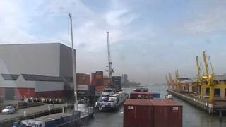 Manoeuvreren in de eemhaven