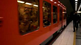 Harvinainen yksivaunuinen täysi metro