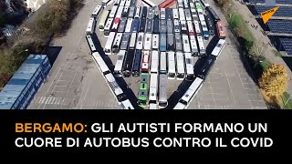 Bergamo: gli autisti formano un cuore di autobus contro il Covid