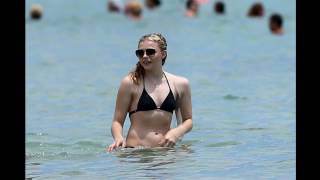 Chloe Grace Moretz's Belly Button