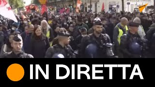 #Parigi, i sindacati e studenti francesi in piazza contro la gestione della crisi del COVID-19