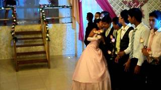 Mariale Pineda cantando en los quince años de Claudia :)