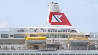 Fred Olsen Cruises Black Watch Arrival into Singapore