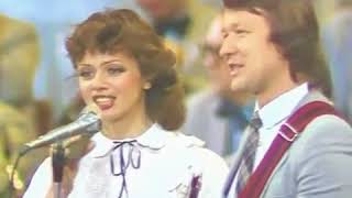 ВИА "Самоцветы" -- Амурский вальс (Комсомольск)