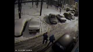 козлы испортили машину(видео с камер наблюдения)
