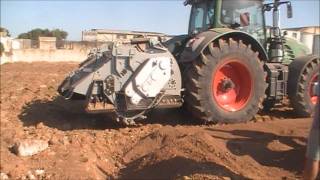 fendt 939 vario con macina sassi da 7,3 T.
