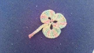 Как Связать Крючком Лист Клевера - DIY Рукоделие - Guidecentral