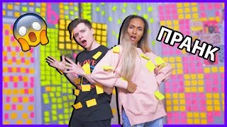 ЗАКЛЕИЛ ЕЙ КОМНАТУ ОФИСНЫМИ СТИКЕРАМИ / ПРАНК
