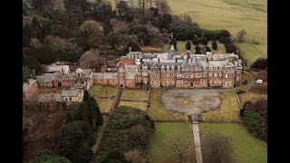 Огромный заброшенный Замок Лотос холл или кукушка - холл