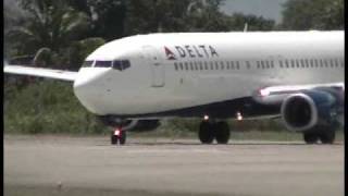 Delta B737-800 Take off at MHLM, San Pedro Sula, Honduras
