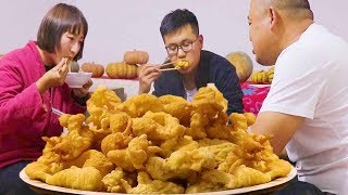 8个鸡蛋，放点面粉搅一搅，教你陕北“鸡蛋泡泡”，口感超酥软，好吃！【丹霞春姐】