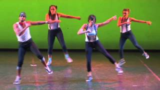 3 reggaeton l'energia di Juan Saturria e le sue ragazze
