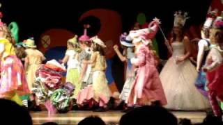 The Wizard Of Oz - HHHS Kaitlyn and Madelyn's Performance