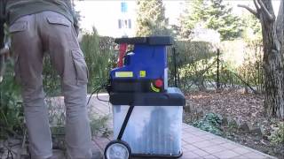 Silent wood shredder Lux E LH 2800 in action