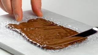 プチプチにチョコレートを押し伸ばす。高級レストランで食べるアイスのよう！