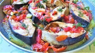 Как легко разделать и приготовить горбушу с консервированными нарезными помидорами