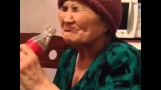Реакция бабушки на coca cola [Это просто ржака до слёз]
