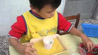 台南仁和幼稚園11/11混齡教學-科學遊戲(表面張力)
