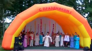 Показ обережной одежды от мастерской "Жива Ладушка"