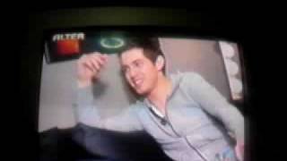 sinenteyksh t mixali xatzigianni sto prive.......