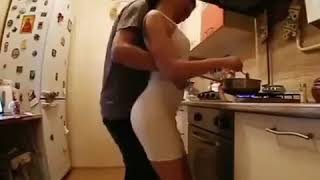 Ngintip tante dan tetangga selingkuh di dapur