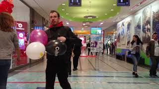 Saturday Night in Shopping Center Hamburger Meile 4K