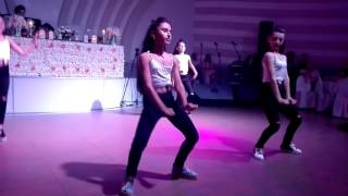 qartveli gogoebis cekva qorwilshi / ქართველი გოგოების ცეკვა ქორწილში.