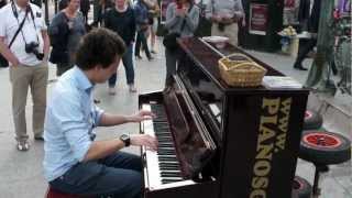 Paris Street Piano Player — Chopin Nocturne №2