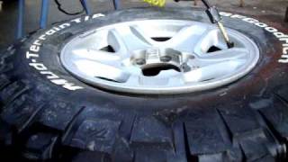 T-max compressor (one cylinder) inflates 265-75-16 tyres in 3 min